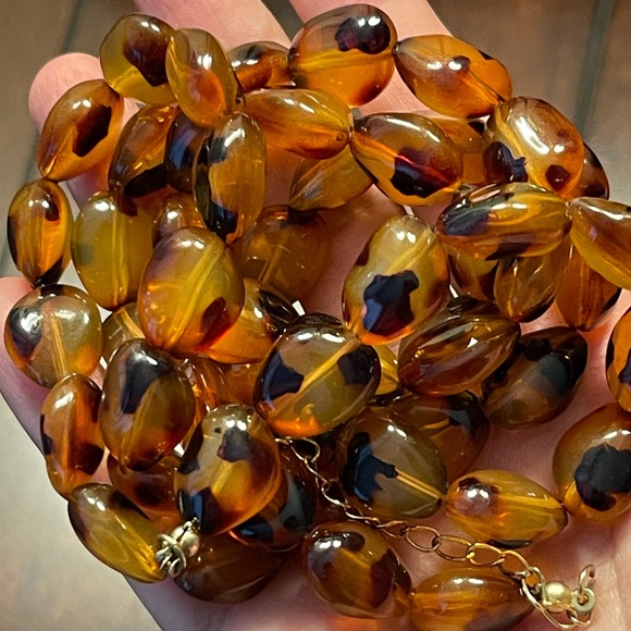 Long faux honey amber bead necklace - Picture 4 of 4